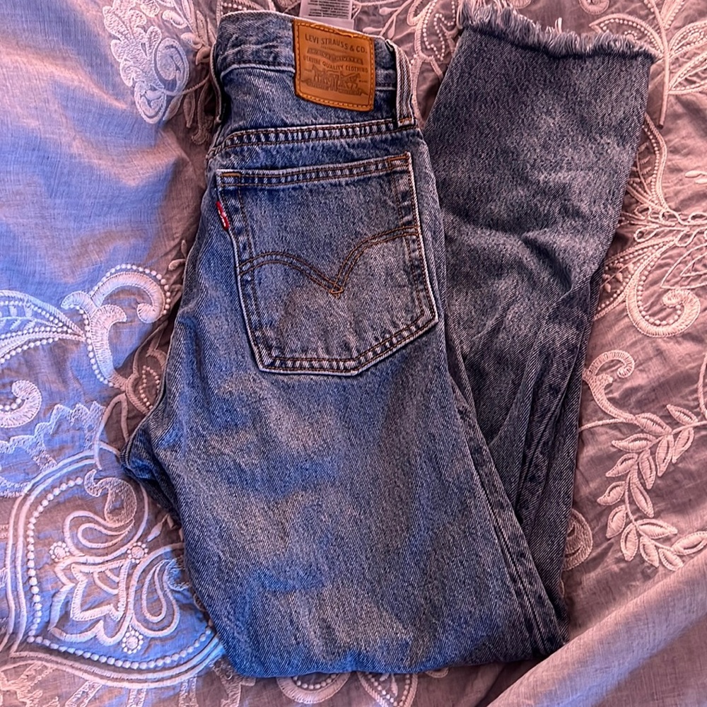 Levi’s wedgie straight legged jeans